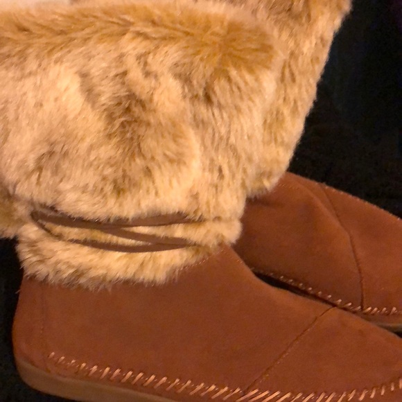 Toms Shoes - Toms moccasin boots